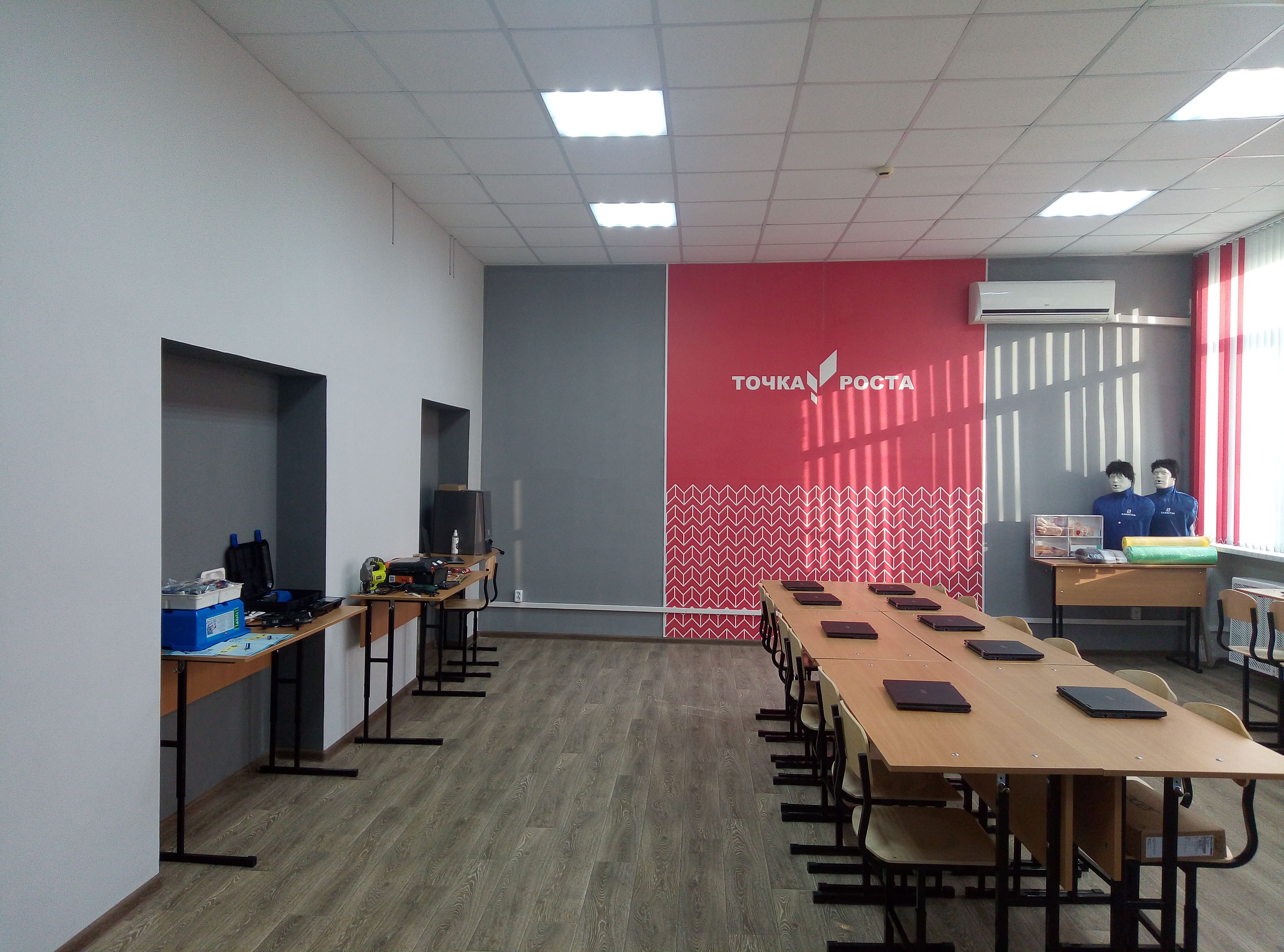 TR221.jpg